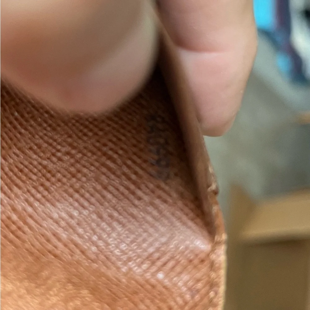 Louis Vuitton Wallet - Picture 5 of 10